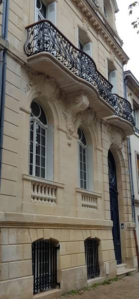 Rénovation de menuiseries bois suivant préconisations des bâtiments de France en collaboration avec un architecte