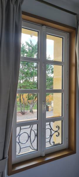 Pose de fenêtres en bois sur mesure à Saint Emilion proche de Libourne